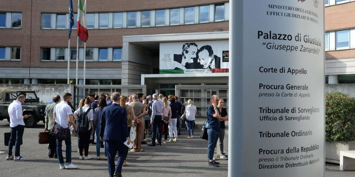 Processo Yara: i difensori di Bossetti sollevano Processo Yara: i difensori di Bossetti sollevano