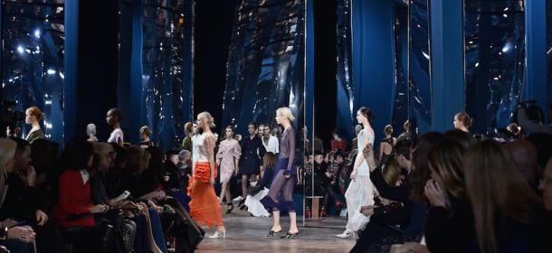 Paris Fashion Week 2016, Dior va in scena per la prima volta senza Raf Simons