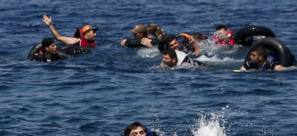 Emergenza migranti: summit tra Europa e Turchia, possibile chiusura delle rotte dei Balcani.