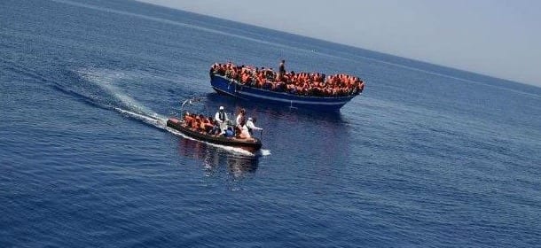 Norma per impronte digitali obbligatorie per i migranti