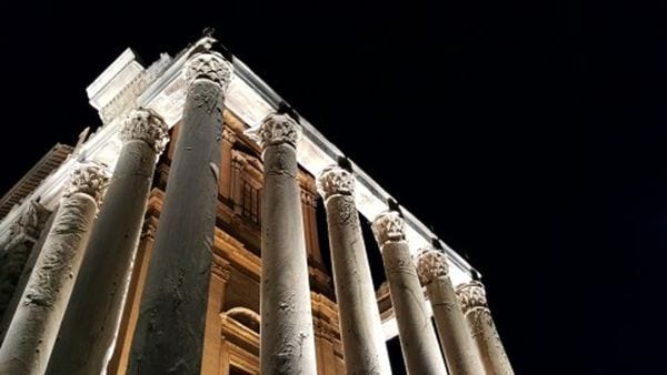 La Luna al Foro Romano: dal tramonto all’alba un viaggio nel cuore antico della città