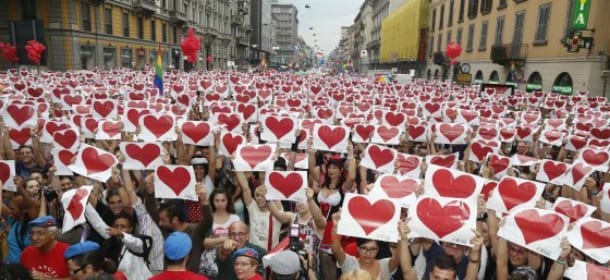 Giornata anti-omofobia, il mondo difende i diritti di gay, lesbiche, trans e bisessuali