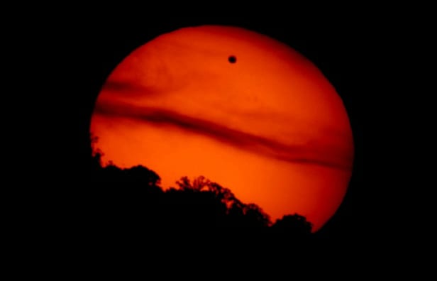 L’evento astronomico più atteso dell’anno: il transito di Mercurio davanti al Sole