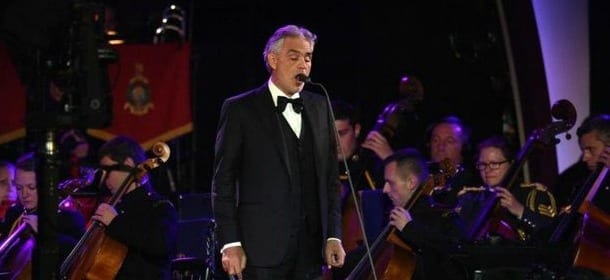 Andrea Bocelli canta per la Regina Elisabetta II al Castello di Windsor