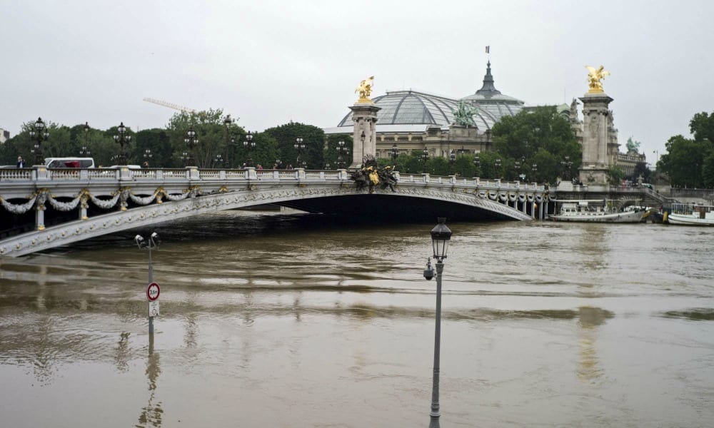 Piena della Senna: a rischio le opere del Louvre