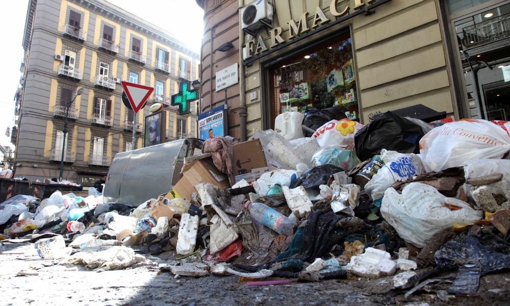 Roma: "la grande monnezza". Ratti e cinghiali tra i cassonetti della città [VIDEO+FOTO]