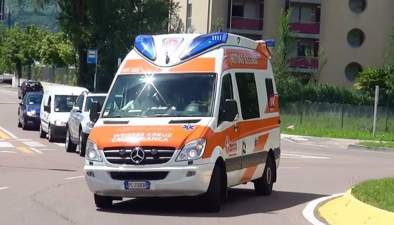 Bolzano, una macchina finisce nel fiume Isarco: due morti e tre feriti