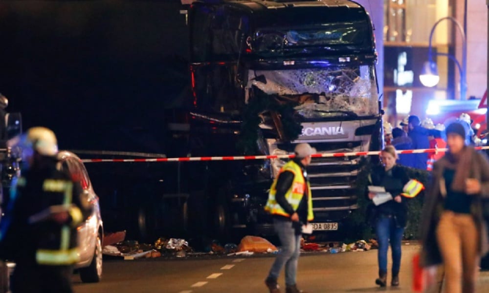 Berlino, camion contro mercatino di Natale: morti e feriti. "Probabile attentato"