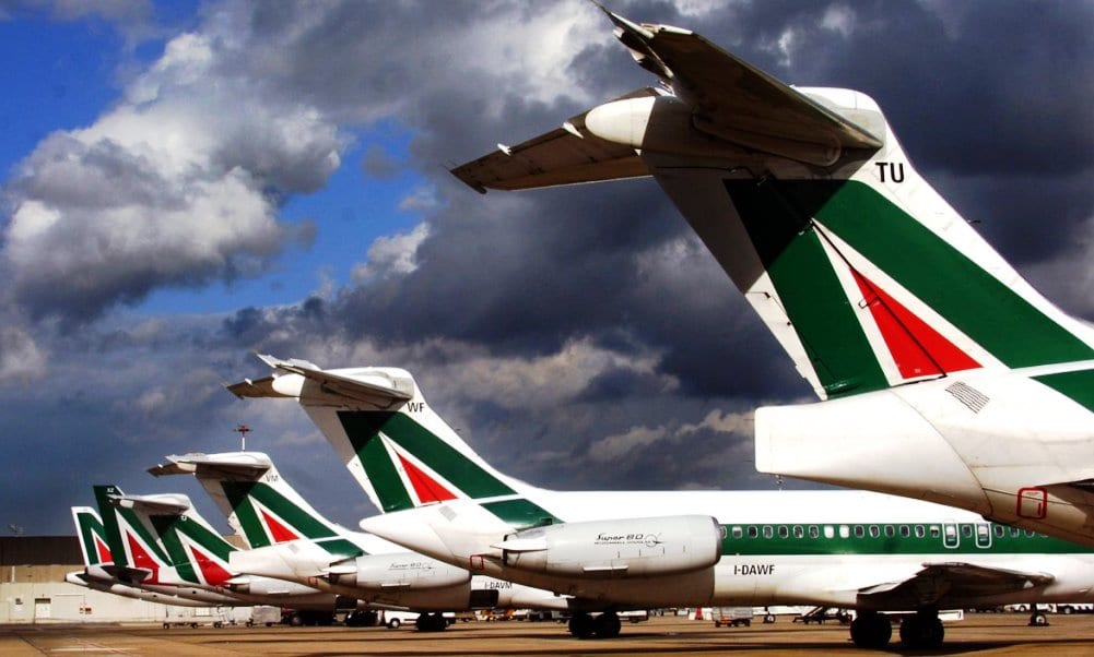 Alitalia, ora basta: "È un'azienda gestita male". Parola del ministro