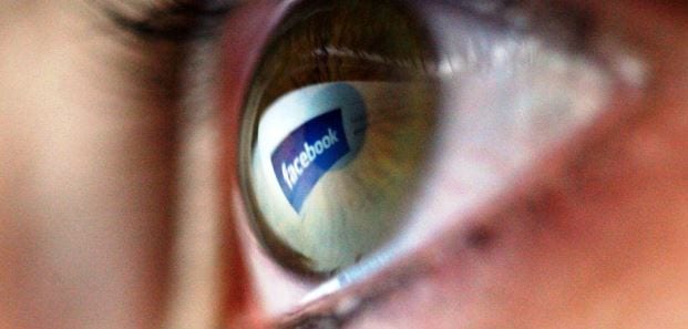 "Usi troppo Facebook e Twitter al lavoro": licenziamenti shock in crescita