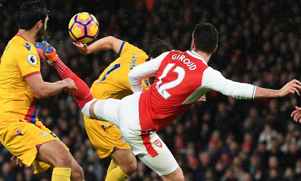 Gol pazzesco di Giroud: a segno con il colpo dello scorpione [VIDEO]