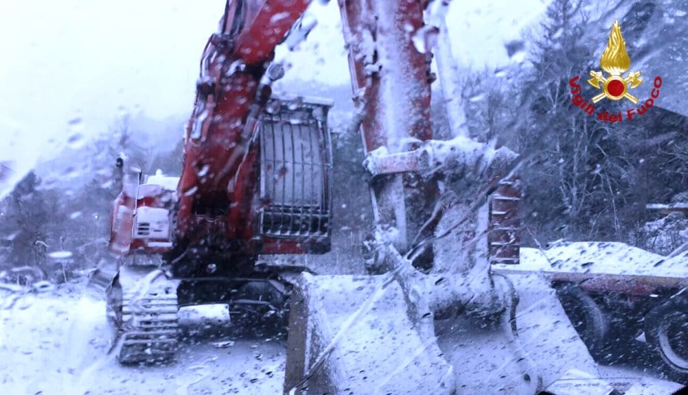 Gelo, ghiaccio e neve: l'Italia è in ginocchio. Emergenza per i senza fissa dimora