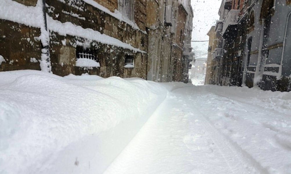 Neve, Vento E Freddo: Italia Ko. Un Morto In Puglia, Abruzzo Senza Luce