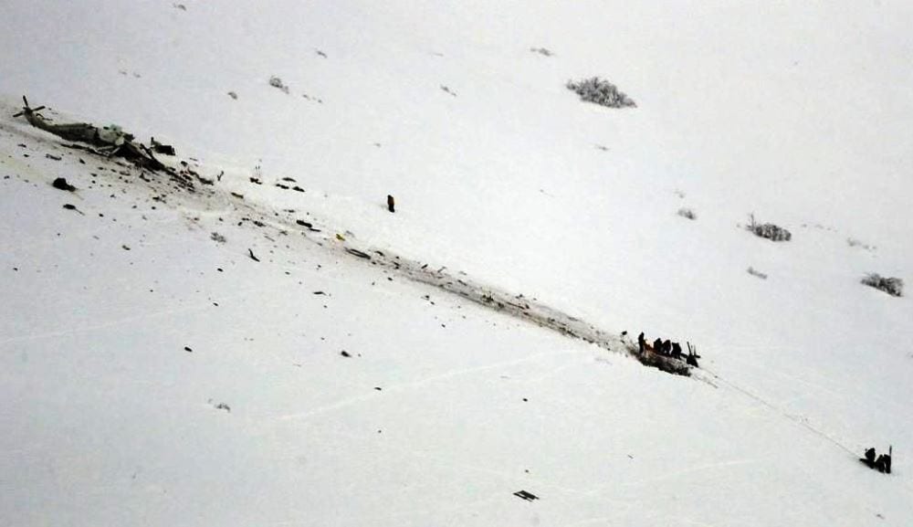 Tragedia in Abruzzo, precipita un elicottero del 118: sei morti