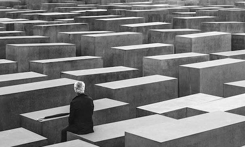 Shoah: la percezione e lo sguardo del contemporaneo nella fotografia e nella grafica d’arte