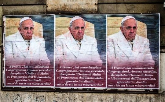 I poster contro il Papa apparsi a Roma