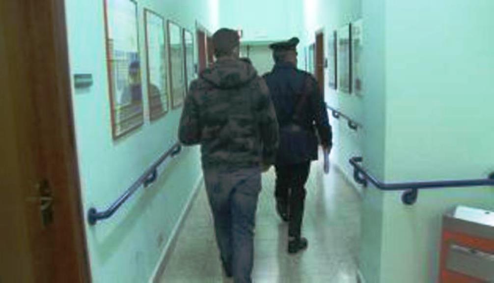 Blitz dei carabinieri, 18 medici indagati: giocavano alle slot invece di curare i pazienti