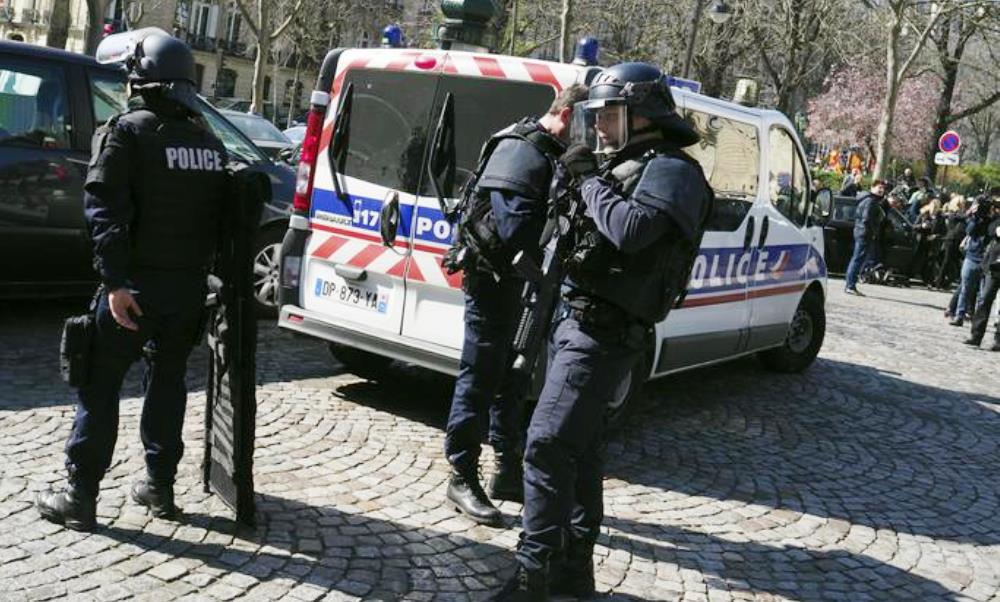 Sparatoria in un liceo in Francia: studenti feriti. Arrestato un uomo, un altro in fuga