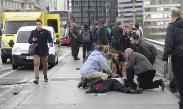 Attacco a Londra, terrore a Westminster: morti e feriti. "Auto sulla folla" [VIDEO]