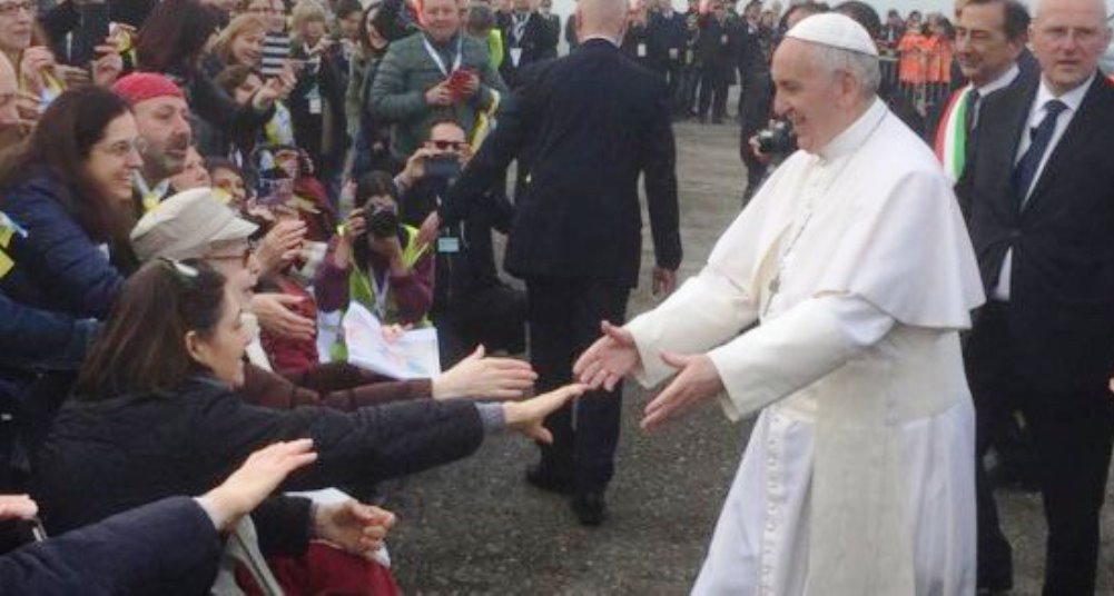 Papa Francesco a Milano: dalle Case Bianche al cuore della metropoli