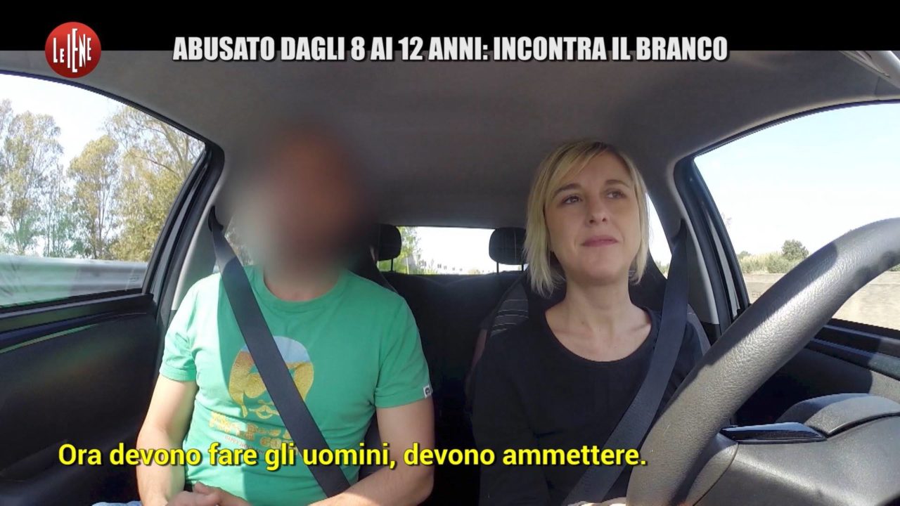 Subisce abusi da piccolo, oggi incontra il branco: servizio shock a Le Iene [VIDEO]