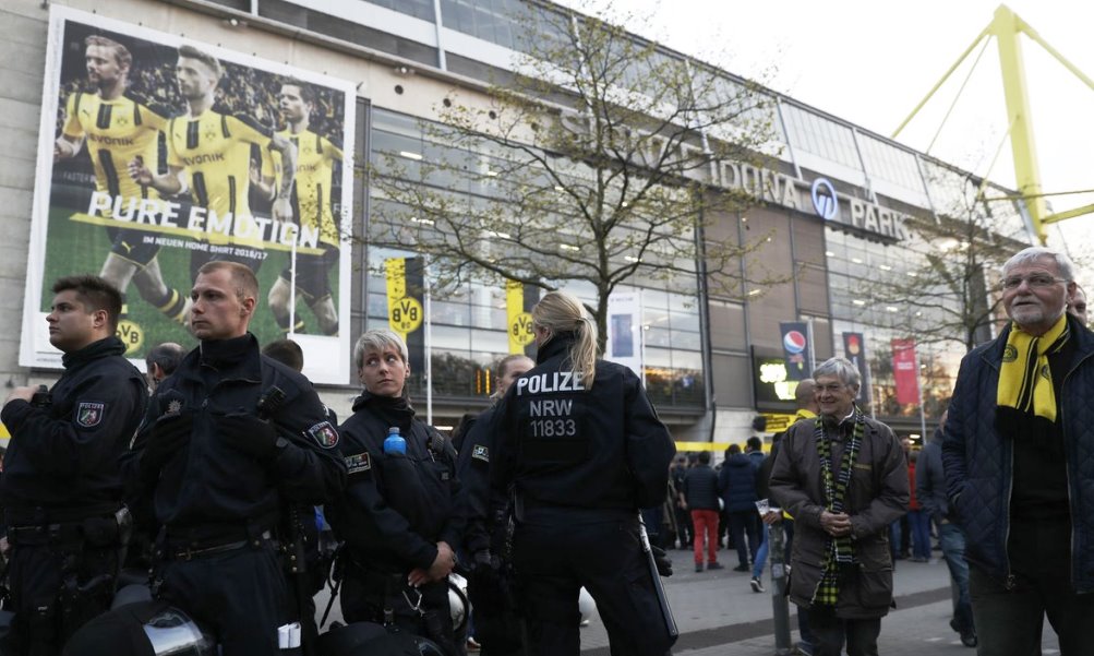 Bombe al bus del Borussia, trovata una lettera: si segue la pista islamica