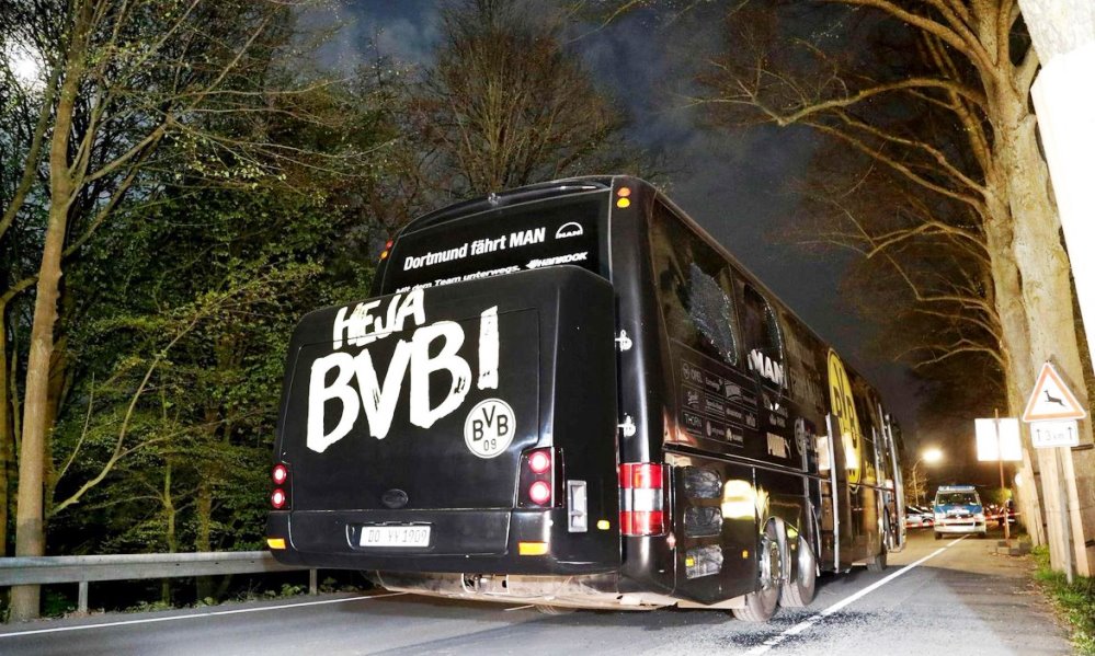 Bombe al bus del Borussia, trovata una lettera: si segue la pista islamica