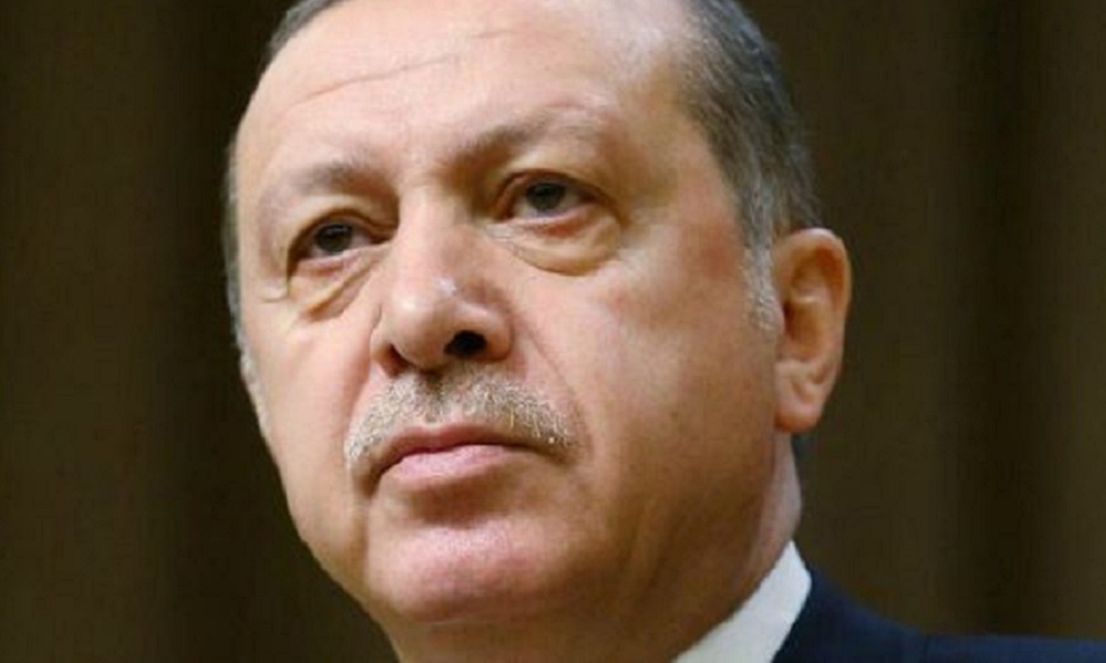 Referendum Turchia, tutto il potere a Erdogan: vittoria di misura e accuse di brogli