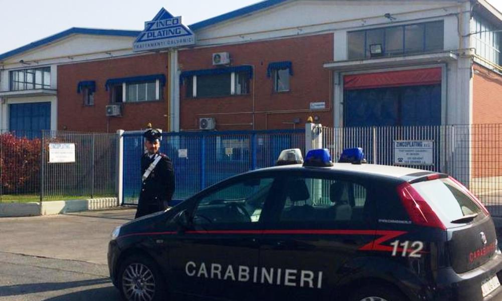 Shock a Moncalieri: puliscono la vasca dall'acido, operaio in fin di vita e l'amministratore è grave