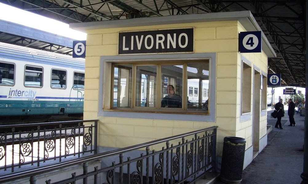 stazione di livorno ragazzo folgorato, Giordano Cerro muore folgorato alla stazione di livorno, perché è morto il 18enne alla stazione di livorno, tocca i cavi e resta fulminato, quanti sono i ragazzi morti folgorati sui treni?, morti folgorati per una bravata,