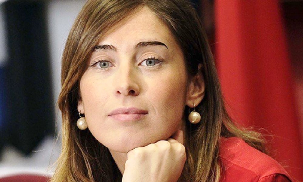 maria elena boschi dimissioni?, boschi voleva far salvare banca etruria da unicredit, de bortoli boschi è scontro, il libro di de bortoli su boschi e banca etruria, maria elena boschi banca etruria ferruccio de bortoli, ferruccio de bortoli attacca maria elena boschi