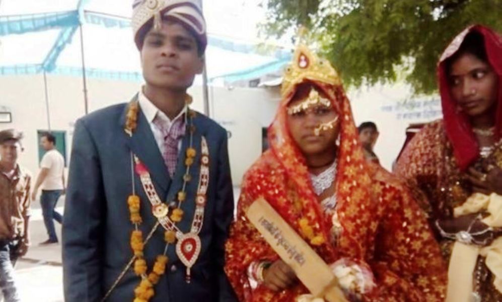 India: mazze di legno alle giovani spose per "tenere a bada i mariti violenti"