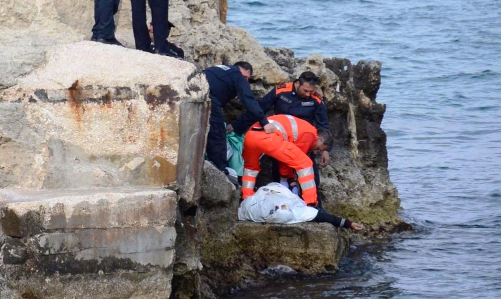 Anziani spinti in mare dagli scogli: la confessione shock di un 17enne