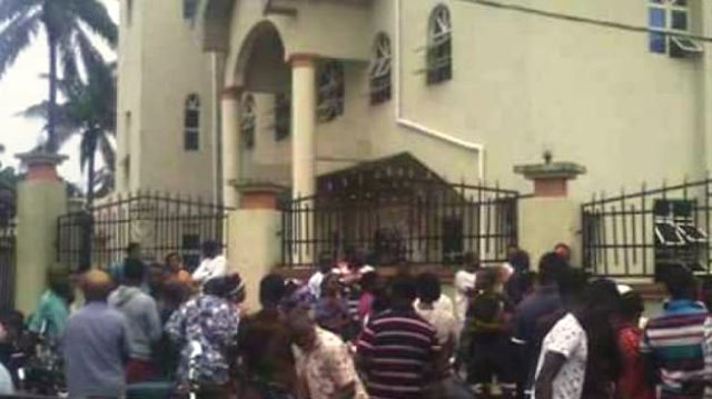 Nigeria, strage in chiesa durante la messa: decine di morti e feriti [VIDEO]