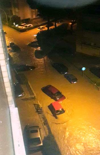 Violentissimo nubifragio a Livorno: 5 morti. Caduti in 4 ore 40 centimetri d'acqua