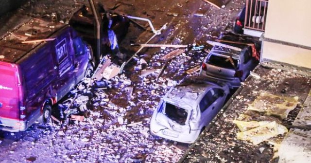 Milano, esplosione in un palazzo: sei feriti. Distrutti due appartamenti