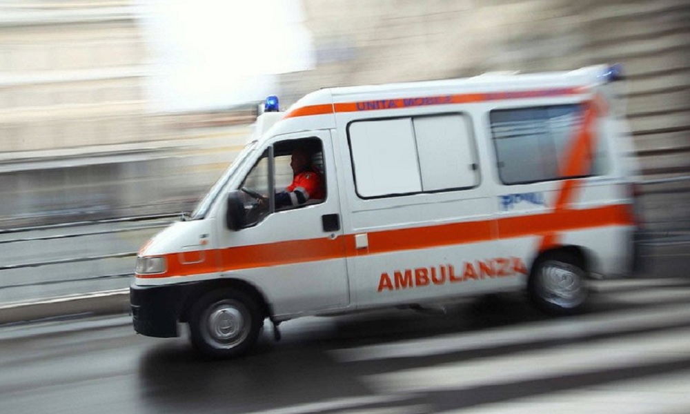 "Napoli come Raqqa": aggressione shock a ambulanza in codice rosso