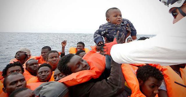 Scontro Italia Francia sui migranti. Vertice annullato. Cosa è successo